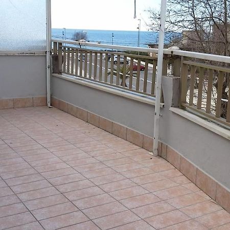 Ferienwohnung Girasole A Due Passi Dal Mare Minturno Exterior foto