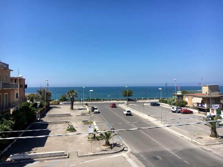 Ferienwohnung Girasole A Due Passi Dal Mare Minturno Exterior foto