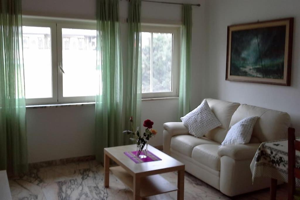 Ferienwohnung Girasole A Due Passi Dal Mare Minturno Exterior foto